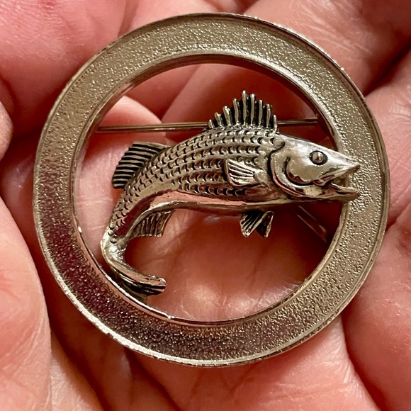 Silver Fish Lapel Pin - Metallic Fish Accessory - Picture 7 of 10